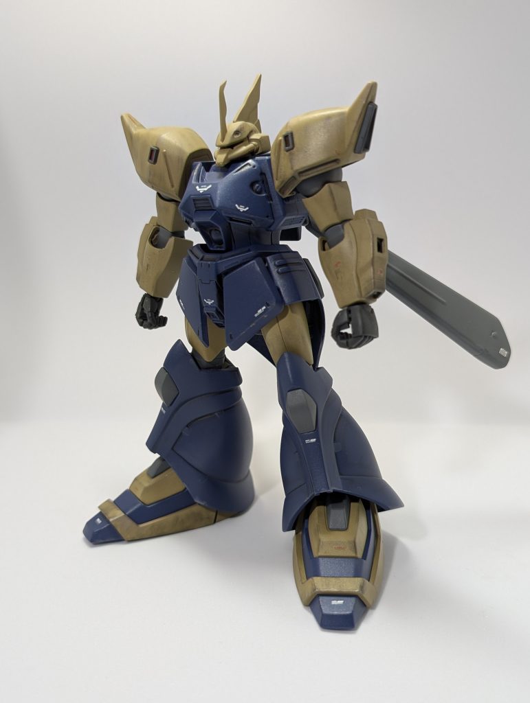 妄想小噺は以上です。漫画0083REBELLIONでシーマ生存のifが描かれているのは嬉しいですね(未読ですが😅)いろいろ調べるにあたり、宇宙の蜉蝣2を見たりしていて、ゲール・ハントのキャラを知ったりして、同じ海兵隊中佐なのにゲルググM一般機なの可哀想じゃない？と思い、作中シーマと良い仲なのもあり、専用カラーを妄想しました。シーマ機がカーキに紫なので、ゲール機は反転してカーキに紺にしてみました😆(メルトランディに対してゼントラーディみたいな💦)胴体以外の合わせ目消しとアンテナシャープ化を行い、上半身と両腕はゲルググM指揮官機とミキシング加工、ゲルググJの上半身は細身なので、上半身がパンプアップされたようになり長身ムキムキ感がアップ？しました😊&nbsp;