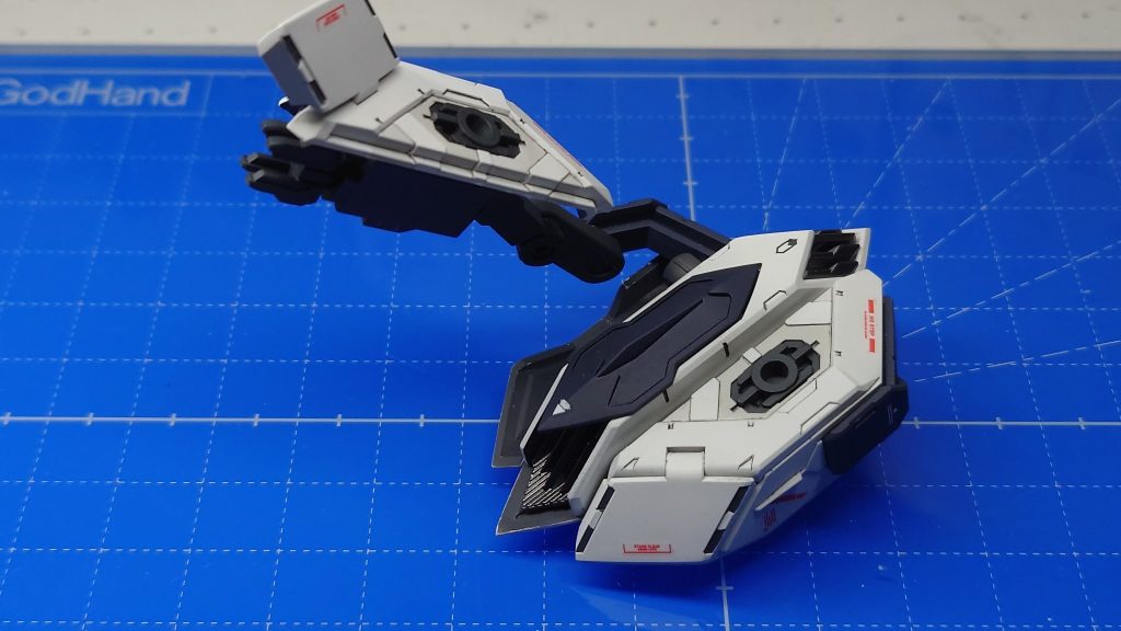 その他スラスター、武器類はディテールは特に追加とか無く色分けデカールなどで仕上げてます。