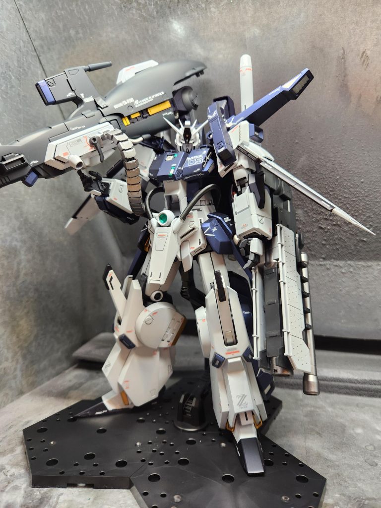 思い切って腰を1cm、太ももを5mm、足首を5mm延長しました。おかげで、フルアーマー状態でもスラッとした印象にできた気がします。