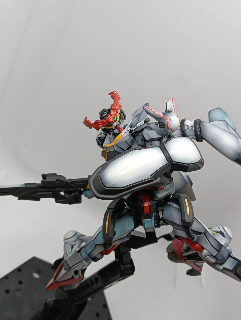 シールドの白い部分は光沢にしてみました