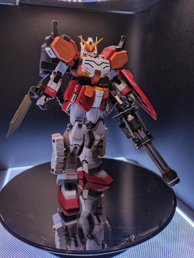 フルオープンも良いですが、このポージングがお気に入りです😊少し暗めで撮影!暗闇にひっそり、みたいな感じ😅