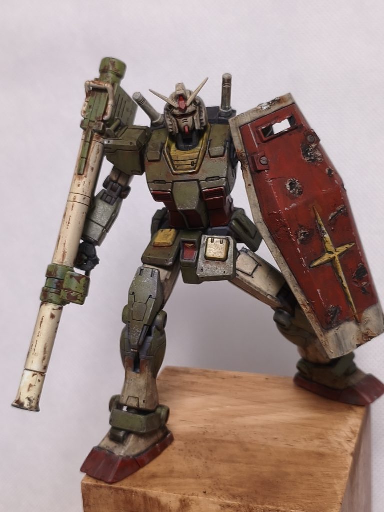 強めにウェザリング、シールドはダメージ加工してみました。