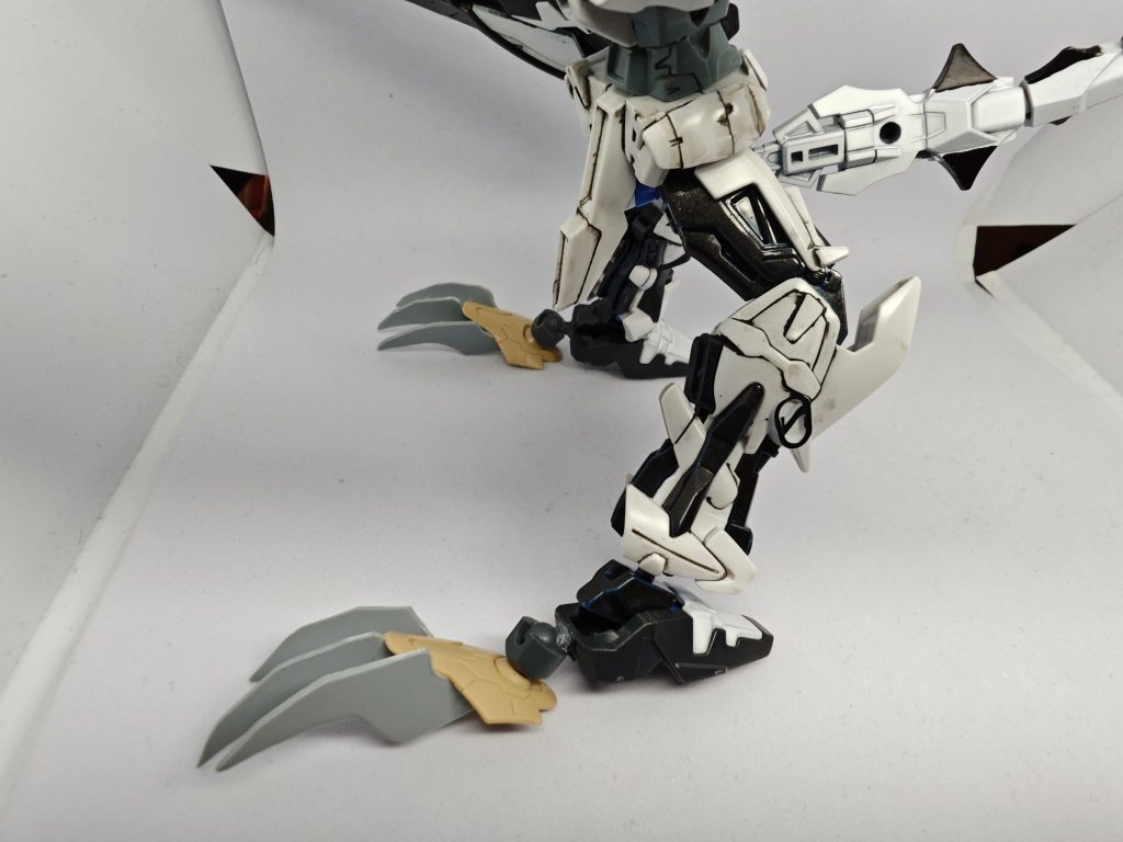 逆脚です。ロードアストレイダブルリベイク を参考にしていますがより簡略的にしつつ逆脚を目立たせました。