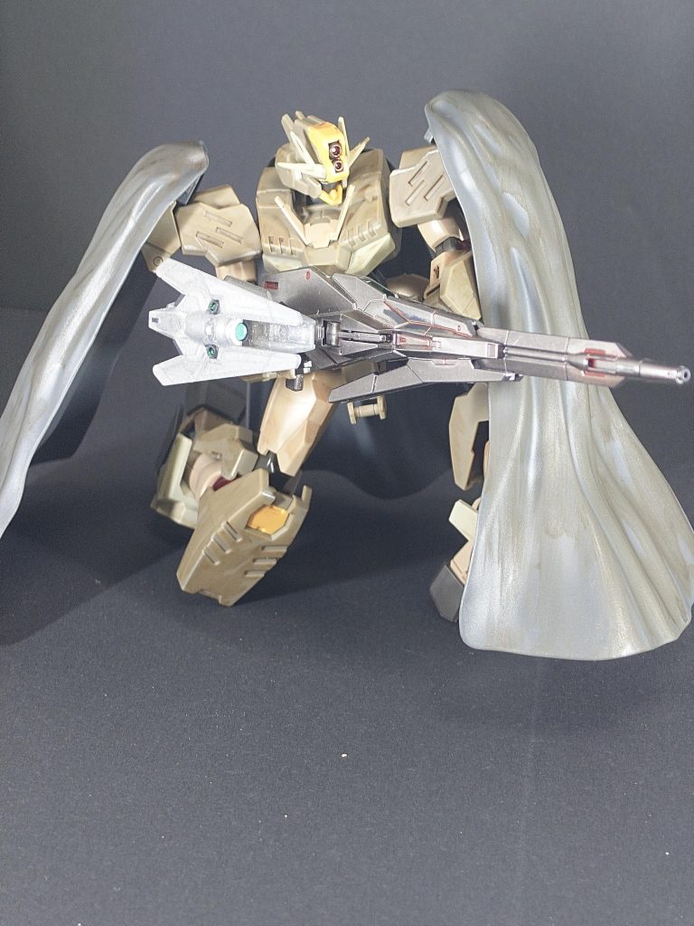 ユーラヴェンガンダムからライフル、30MMオプションパーツセットからマルチクロスを使用して長距離狙撃型