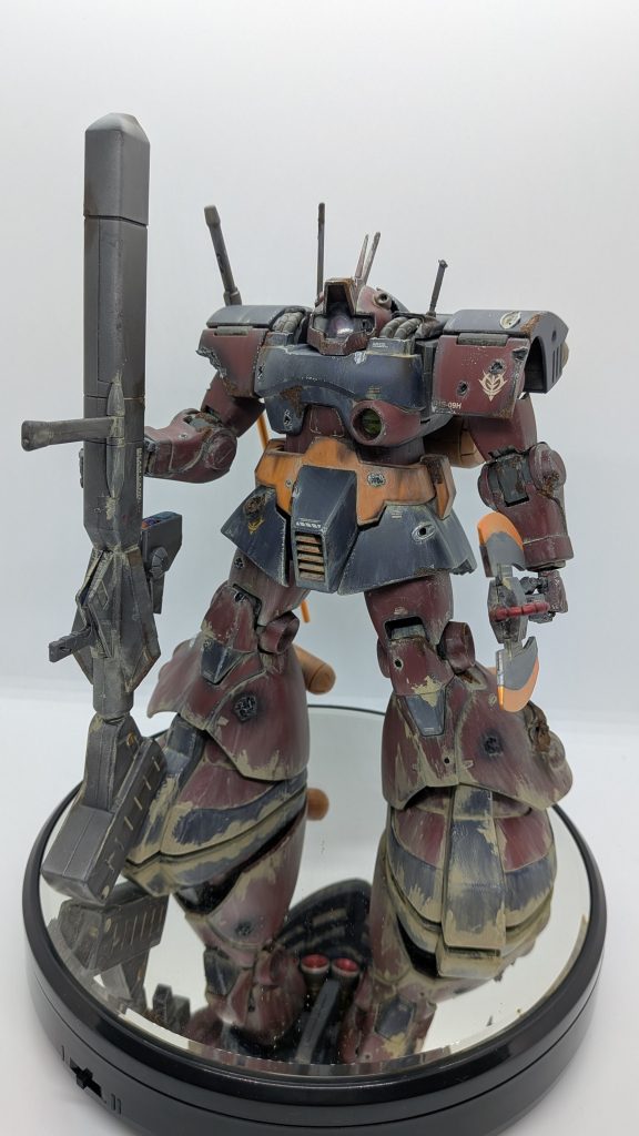 色々解説前に1つ気になること・・・中古でも高いガンプラ・・・、しかもプレミアムバンダイ限定品・・・お高い要素満載なのに何故この子は定価より安く売られていたのか・・・あれですか？　この子人気ないんですか？　乗ってたのがオジサンだからですか？　　世の中間違ってる！！（この際安く買えて嬉しかった事実は考慮せず）
