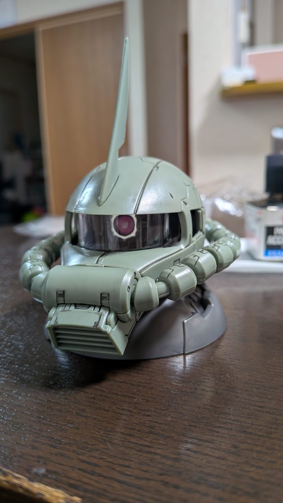購入時の姿✨️実はいつもの中古屋で1000円ガチャを回したらこの子が当たったんです。この子元々ガチャガチャですよね？　つまり完全に元がとれていない！！（笑）　　「こうなったら自力で1000円以上の価値を付与してやる！」との思いで塗装開始！！（この際、結果として余計にお金がかかったことは考慮せず🤣）