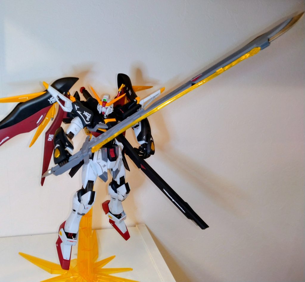 武装類も、ブルーグレーやグレーで塗り、元キットより色味を減らしています。それにしても巨大な武装ですね。ザフトの倉庫で眠らせるにはもったいない！