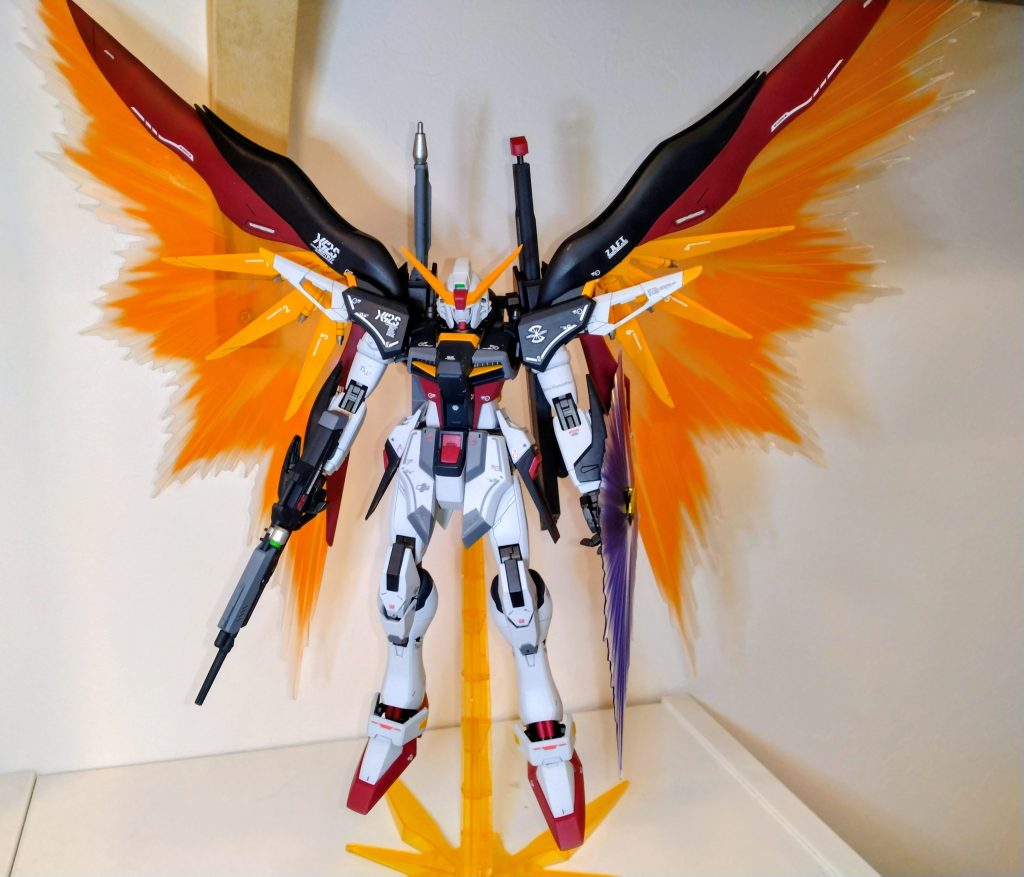 光の翼のボリュームが凄いです。これは飾り甲斐があります。