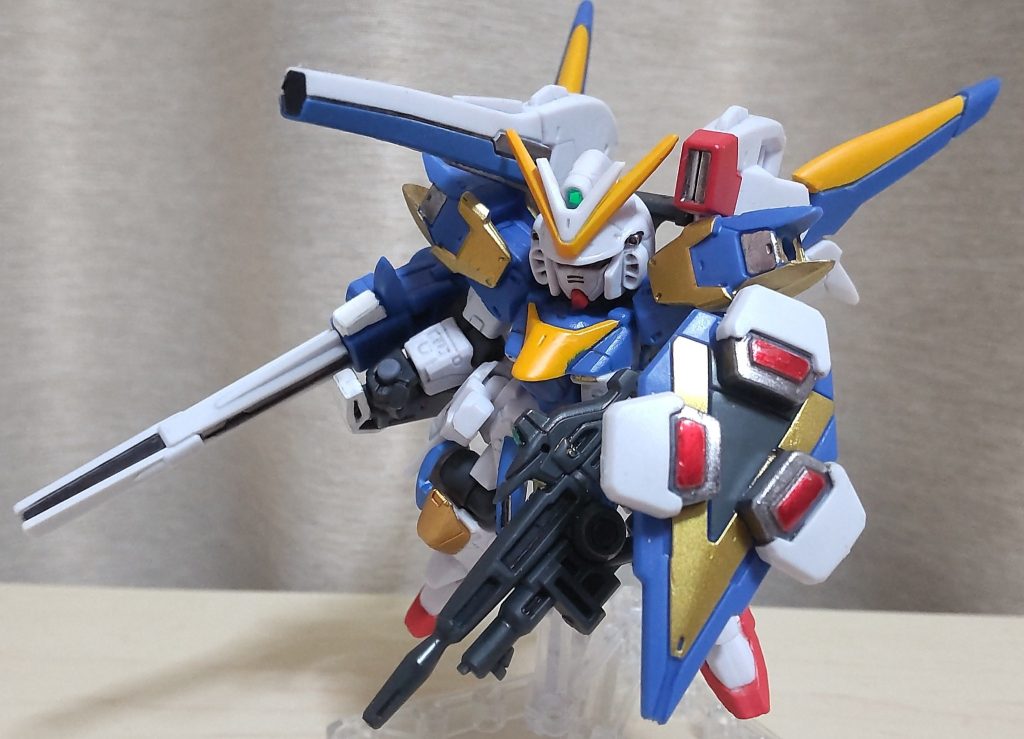 部分塗装はほぼガンマカで、スミ入れはコピックライナーなど使用しています。アサルトパーツの緑部分は百均テープとレジン使用です