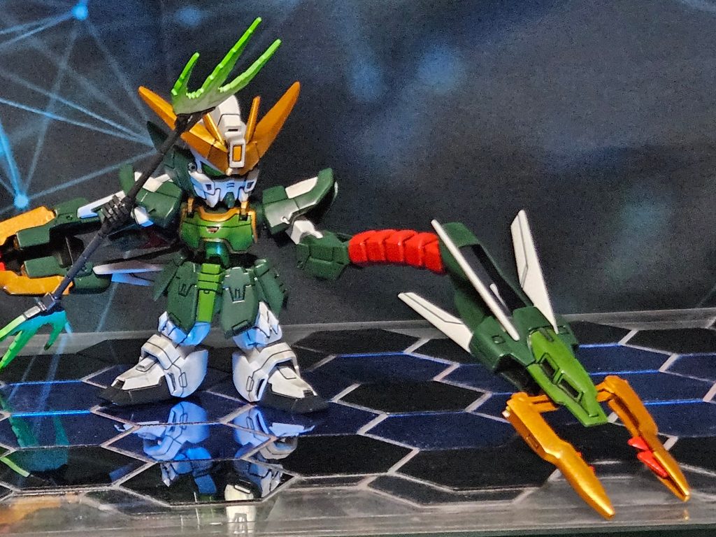 ハンドパーツを外すとドラゴンハングが構えられるように加工してます。