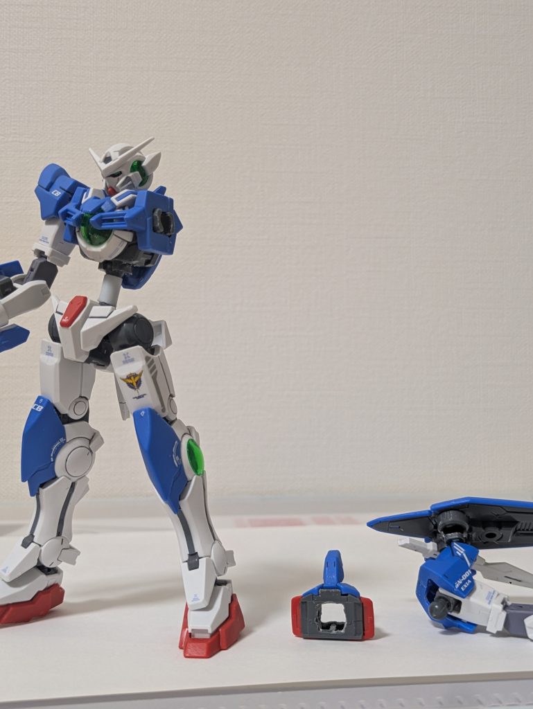 肩と腰はボールデンアームアームズを使用、腕関節はコアガンダムの腕関節を移植してます股関節は余ってた00系キットのものを使用してます腹部のフレームの切断が一番難易度高いですが、それさえクリアできれば割と誰でも真似できるのではないでしょうか調べたら先人達のやり方が出てきますのでそちらを参考にしてください