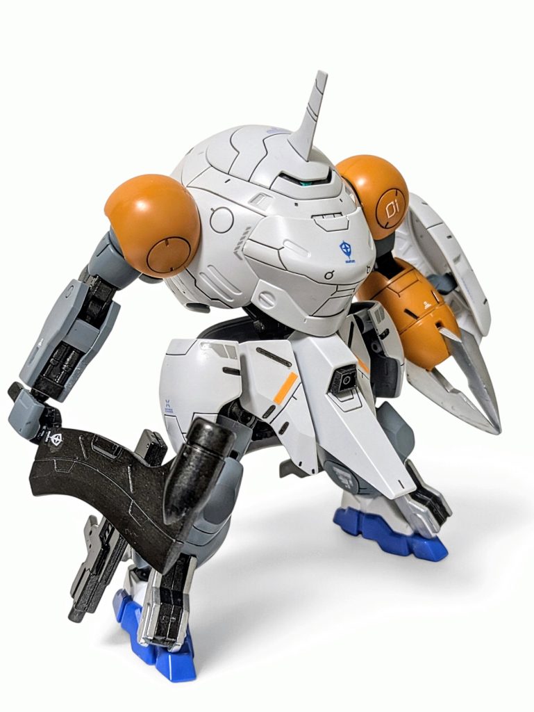 皆様体調の方はいかがでしょうか。私は社会人2年目に突入して、「ついこの間入社したばっかなんだけど…」と時の流れの早さに戦慄しております。サンダーボルトのアッガイ見てて、水泳部っぽいの作りたいなと思い製作に至りました。このちんちくりんさが可愛い。