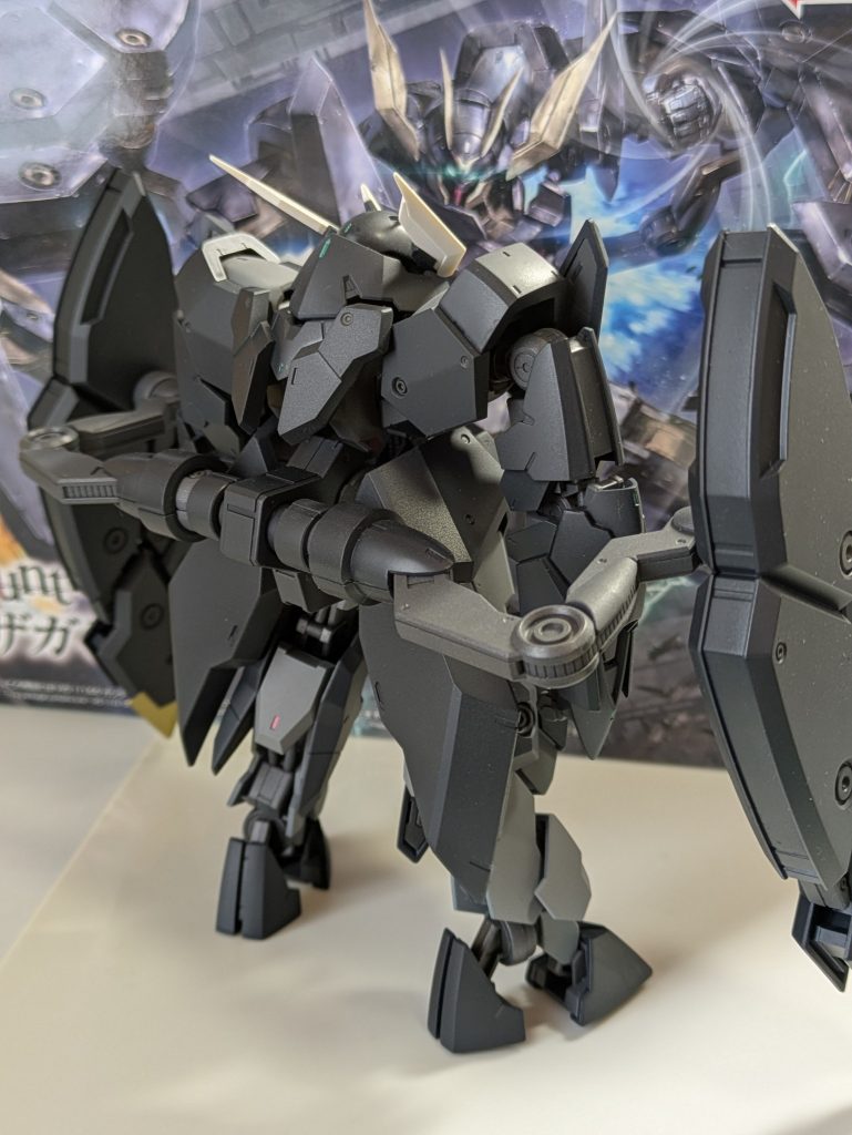 ガンダムザガン–3枚目/制作者：鈴木 英介
