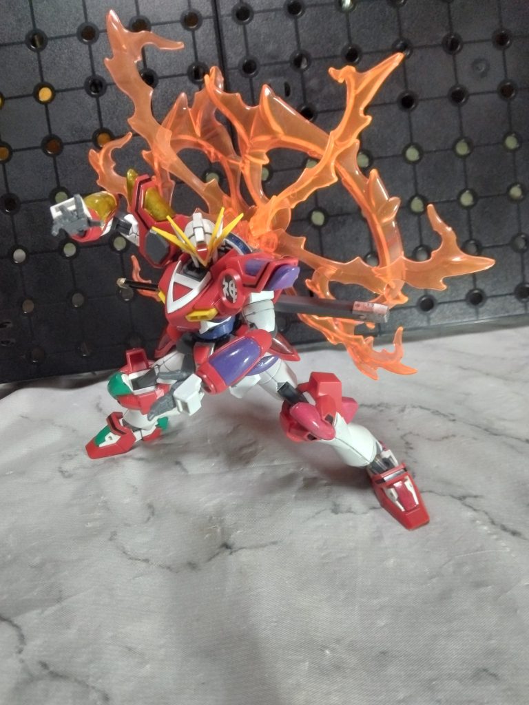 背面エフェクトも新規で付属。ゴッドガンダムみたいなポージングをしてみました。