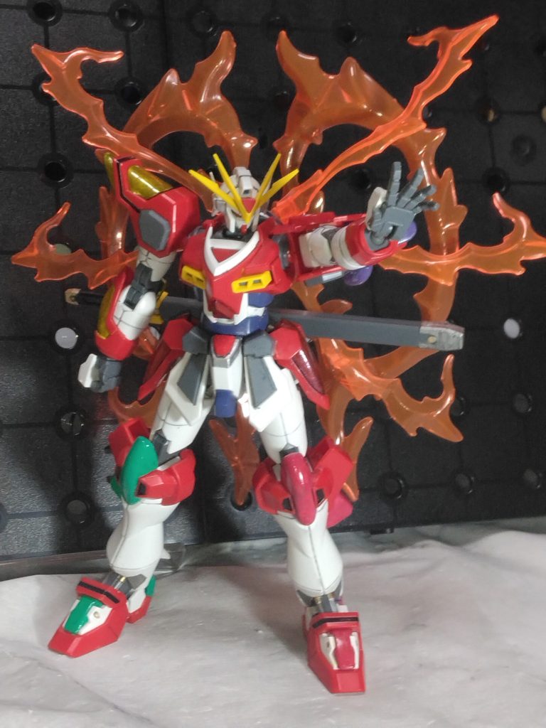 足首のシリンダーっぽい部分と墨入れ、刀、ダクト系のみの塗装をしましたが、結構いい感じ。