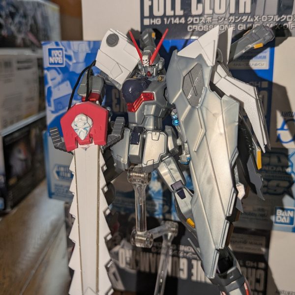 お久しぶりです現在HGハーフクロスを製作しております！MBハーフクロスを参考にハイ・ビーム・ブラスター、肩部ジェネレーターはほぼスクラッチ、フルクロスは少し形状変更しております。ハイ・ビーム・ブラスター用のビッグなビームエフェクト作って塗ったら完成です(≧д≦)以下経過です。（5枚目）