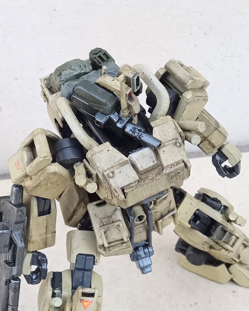 なんとなくパワードスーツっぽいような。