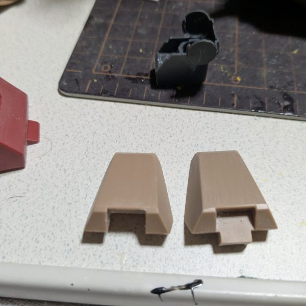 ガンプラ関係のYouTubeを見ていたら何か?急に、メッサーF01型が作りたくなって来て、2026年 3月29日(日)仮組み〜 改修製作を開始した。約4ミリ幅詰め、1センチ延長したけど見た目がほとんど変わらい。 2026年 3月31日(火)。ホビーゾーンの再販品。この日来た人数23人。抽選の結果、23人中15番目になる。1番から好きなガンプラを1つ購入して行く。MGEXストライクフリーダムガンダムが、消えて行く。15番目のわっちの番には、MGEXストライクフリーダムガンダムが1つ残っていた。がホビーゾーン常連の1人から購入予定だったので、1番欲しい買ったけどスルーする。2番目にMGニューガンダムが、欲しかったがわっちの番には、既に無くなっていた。仕方無くMGSD デスティニーガンダムを購入した。 (4枚目)