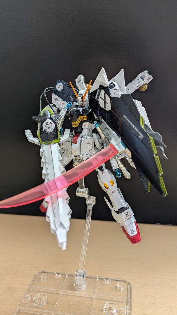 METALBUILDのあのポーズハイ・ビーム・ブラスターはほぼフルスクラッチ、クロス部分はMETALBUILD風にナイフを内蔵したり、形状変更しております。