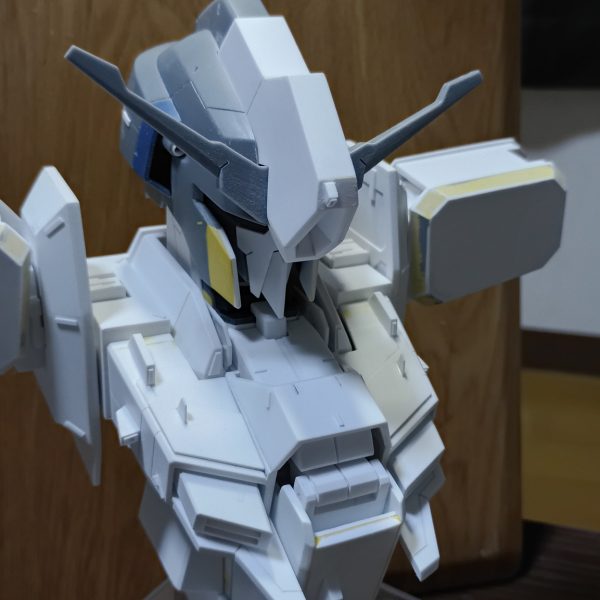皆さん　こんにちわ　(*´∀`*)ノお久しぶりの投稿になります。仕事でヘロヘロな状態でも制作は続けていたんですよ～ (´・_・`)トライ＆エラーの繰り返しでなかなか進みませんでしたが、何とか8割ほど形になってきたかな～と思います。残りは、背面と肩フレーム周りを作って～サフチェックになる予定です・・・ﾀﾌﾞﾝ次回をお楽しみに～ (〃'▽'〃)&nbsp;（2枚目）