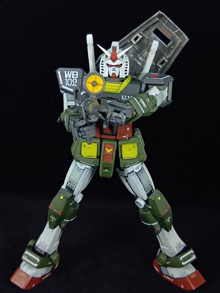 シールド背中装備のビームライフルフォアグリップもちこれも絶対やりたかったポージング。(zaku-kao6)