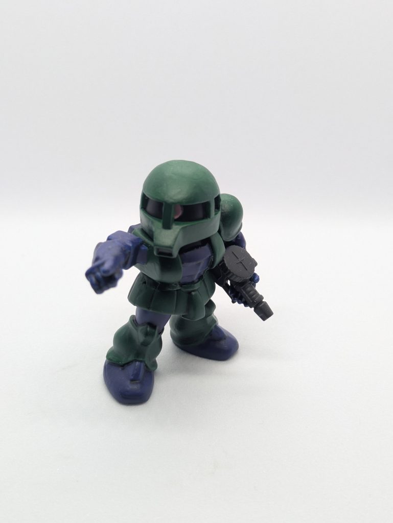 動力パイプを排除してコクピット部の改造とモノアイフレームの改造をメインで行いました！