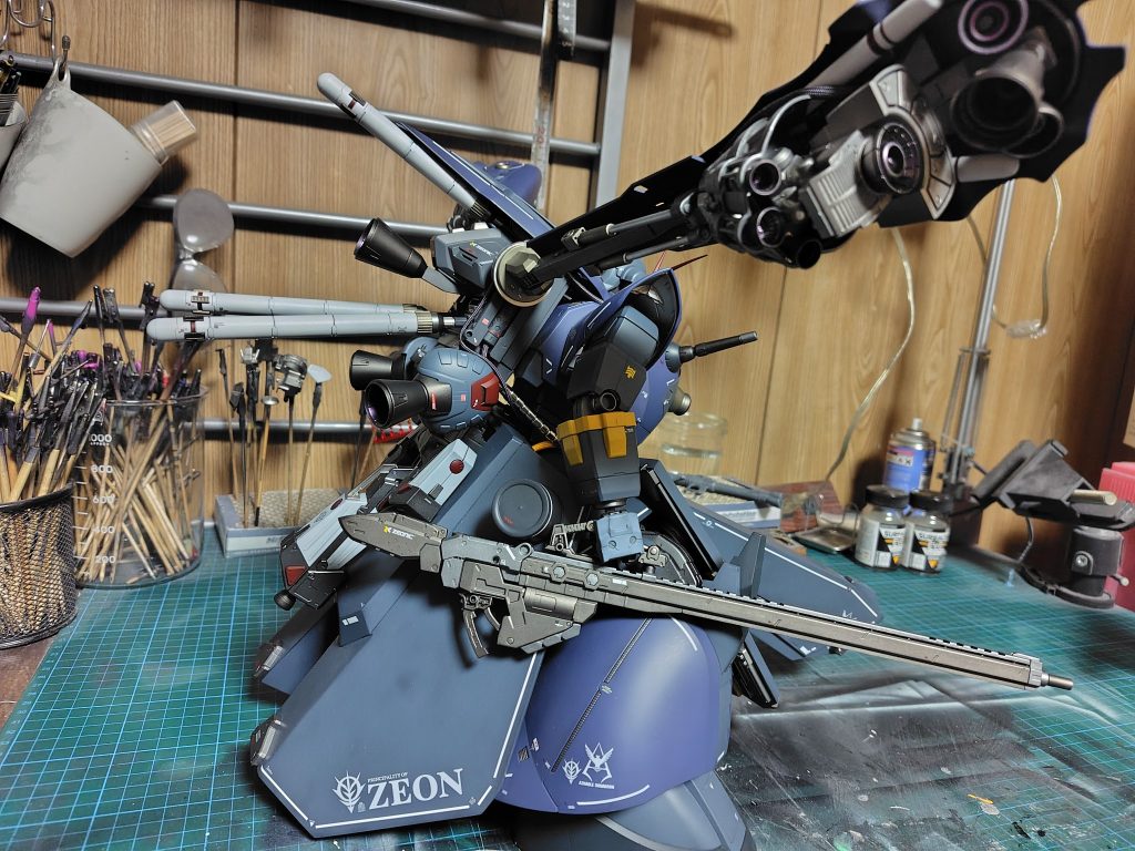 例のポーズ