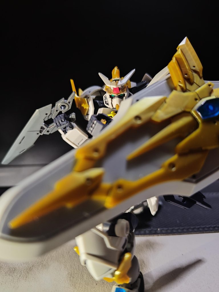 コアガンダム：ブレイバークロス–5枚目/制作者：@hikaru_yuu