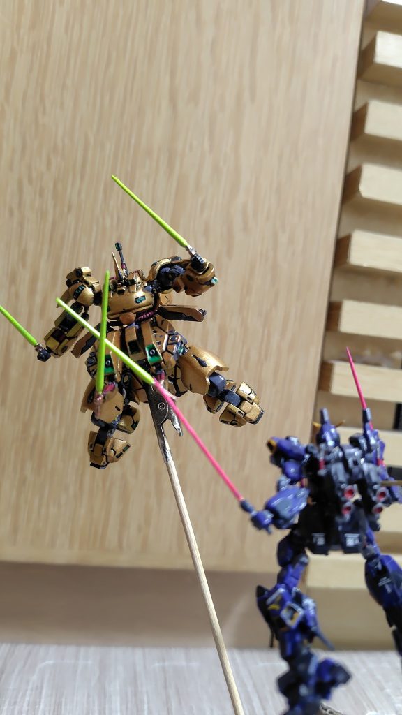 ジオラマに登場した機体も残すところあと3体になりました。次回はお気に入りのジ・オで(zaku-kao2)最後まで見ていただきありがとうございました。