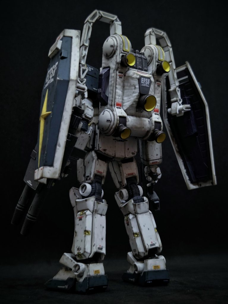 サンダーボルト版といったら、やはり2枚シールドが特徴的ですよね~♪