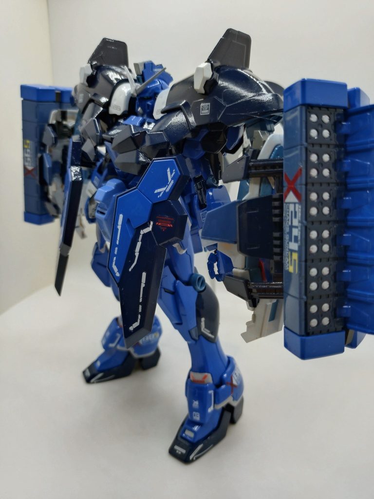 サンドロックのアーマディロリザード装備、とにかくボリューム満天。ミサイルポッド、めちゃくちゃカッコ良いし、ワイルド？な感じに魅力を感じて、購入しました。