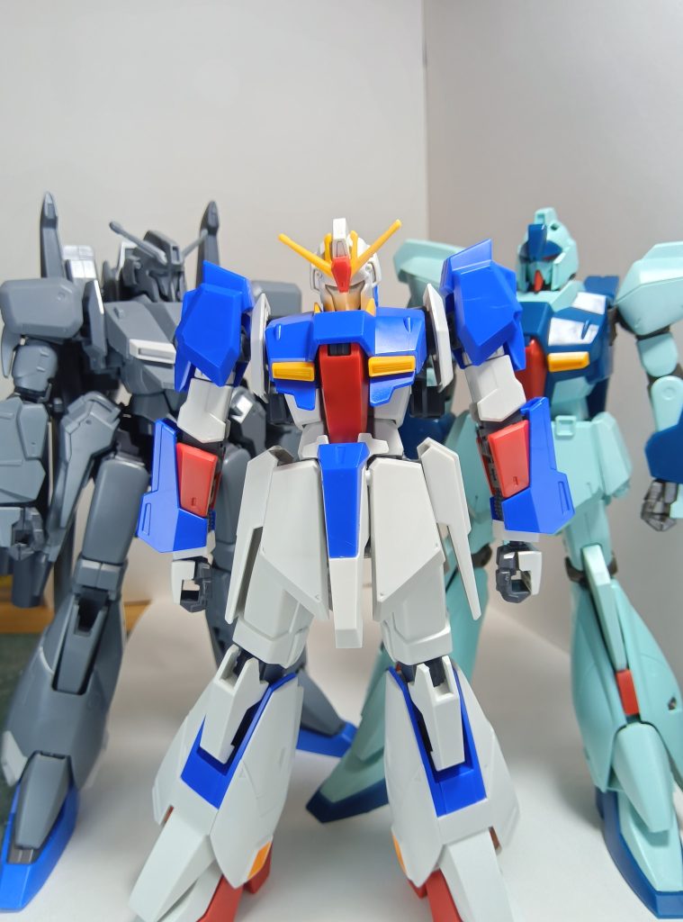 ゼータは２年くらい前にパチ組して押し入れに収納してあったので下半身のポリキャップがクラクラでまともに立てません（笑）&nbsp;