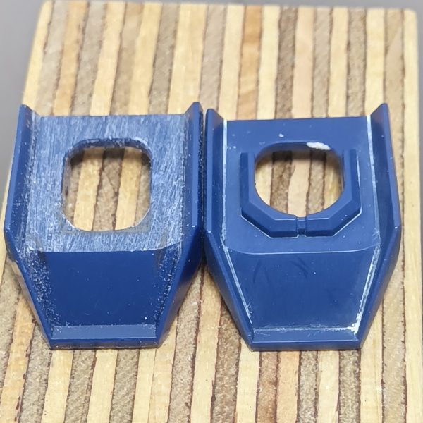 ジムクゥエルを制作してる途中で息抜きとしてダブルゼータを制作し始めたのですが………ダブルゼータのサフの乾燥待ちだったり、塗料を仕入れるための軍資金が入るの待ちなのでジムクゥエルを再開します👍️ちなみにジムクゥエルは自分用に制作してるのですが、ダブルゼータは友人への誕生日プレゼント用に制作していますプレゼントの都合もあってダブルゼータを集中的に制作してました久々のジムクゥエルですが、アゴ引きができるように首まわりを加工してあげました（加工と言っても首を削るだけですがね）バックパックにプロペラントタンクを取り付けて、プラ板やパテを使ってルーバー状のモノを作ってみましたまた頭部のクリアパーツを後ハメできるように頭部の分割ラインを変更しました（4枚目）