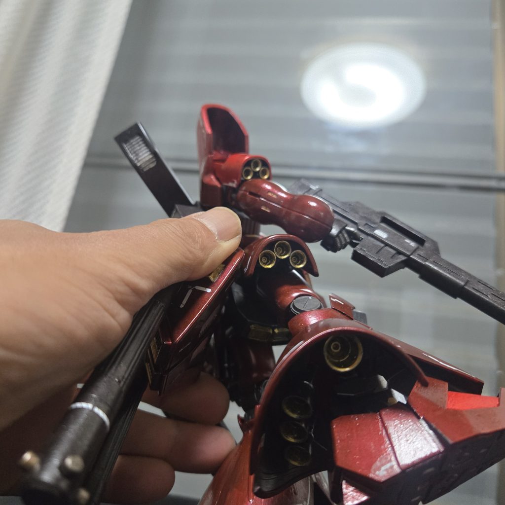 バーニヤやアポジモータなど塗り分けしてます。