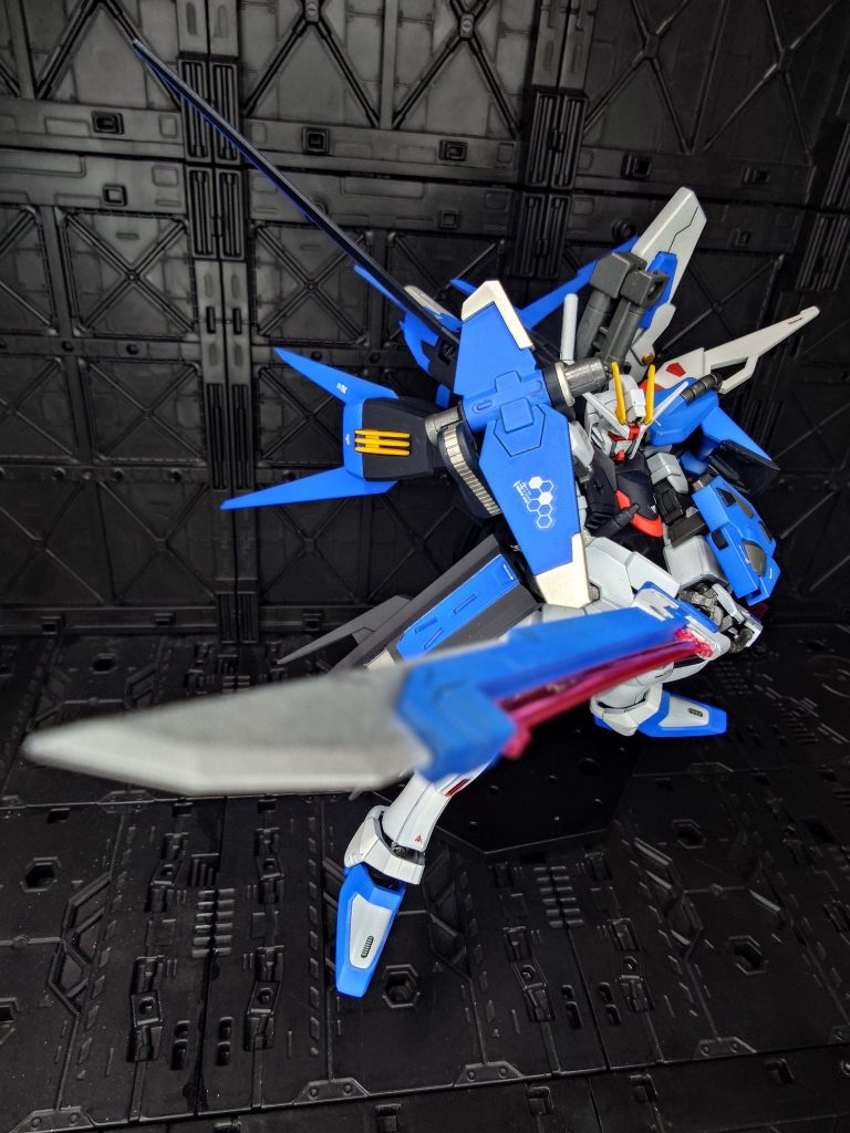 シュベルトゲベール抜刀！！近接装備がかなり多いので使うタイミングは限定的かな？真に必要な時にだけ抜ける伝説の剣みたいな感じでそういうのもありかも😆