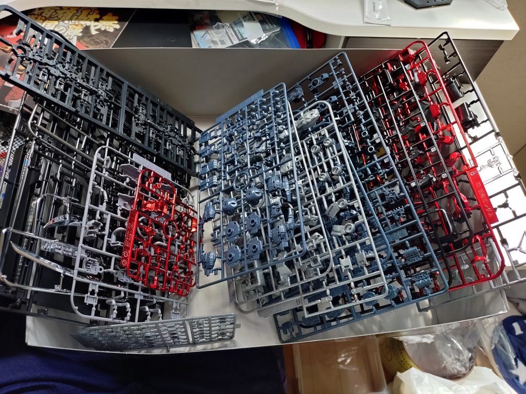 最近HGばかり組んでいたので、MGのランナーは凄い多く感じます。