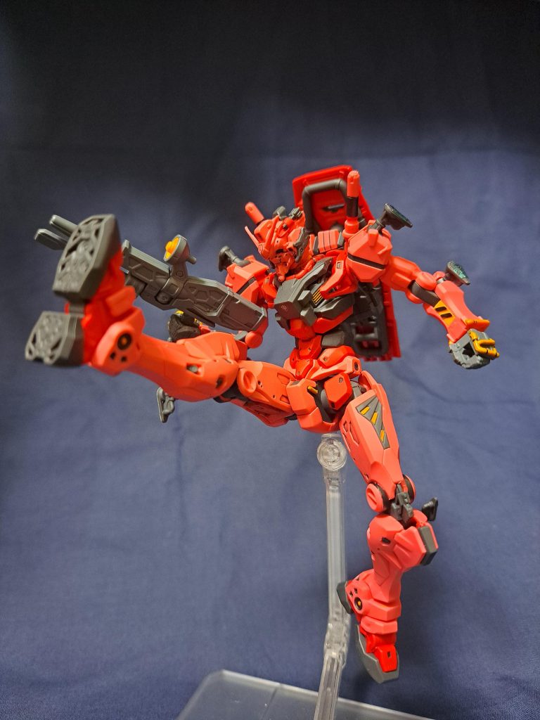 赤いガンダム–4枚目/制作者：Roto