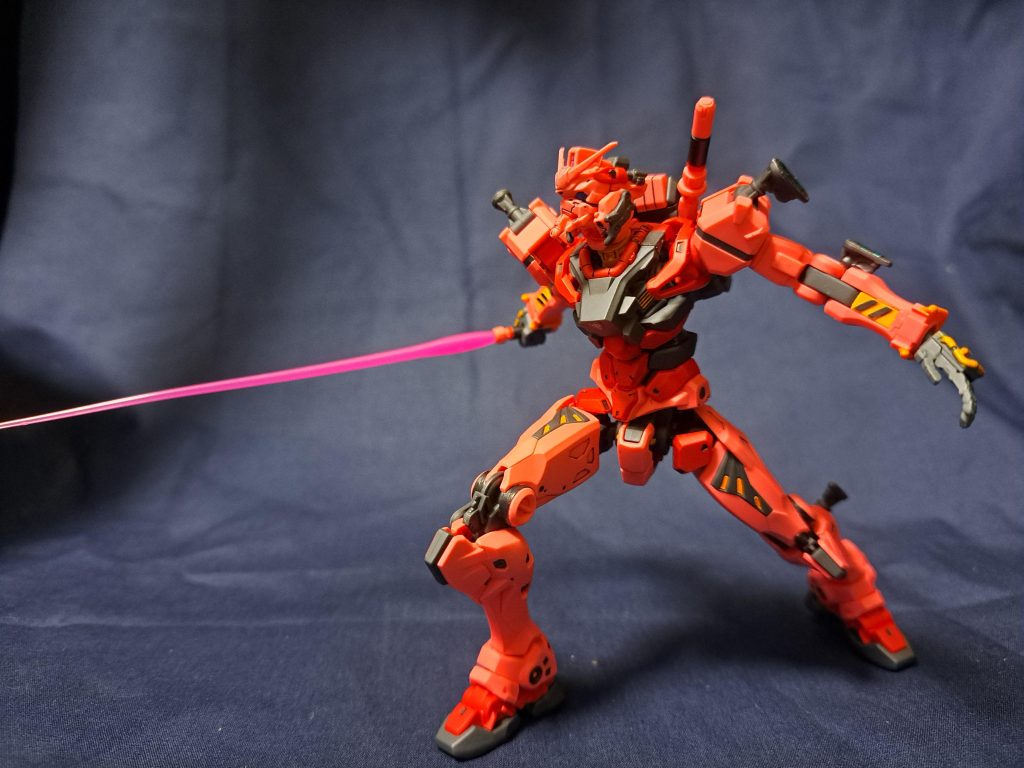 赤いガンダム–2枚目/制作者：Roto