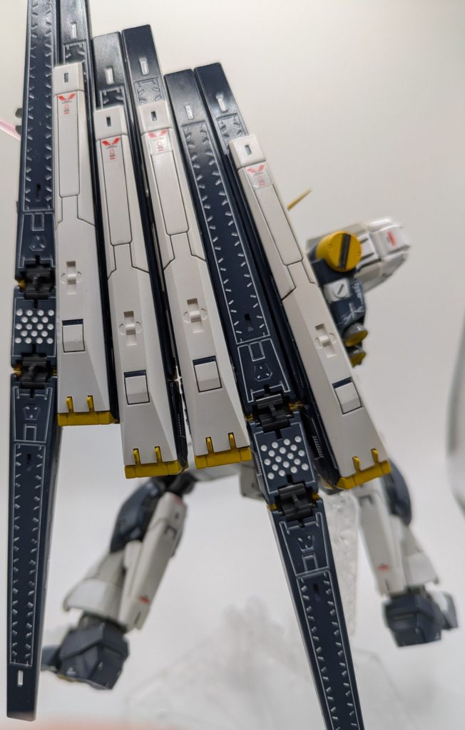 ファンネル塗り分け苦労しました　水転写式デカールが欲しかったです。