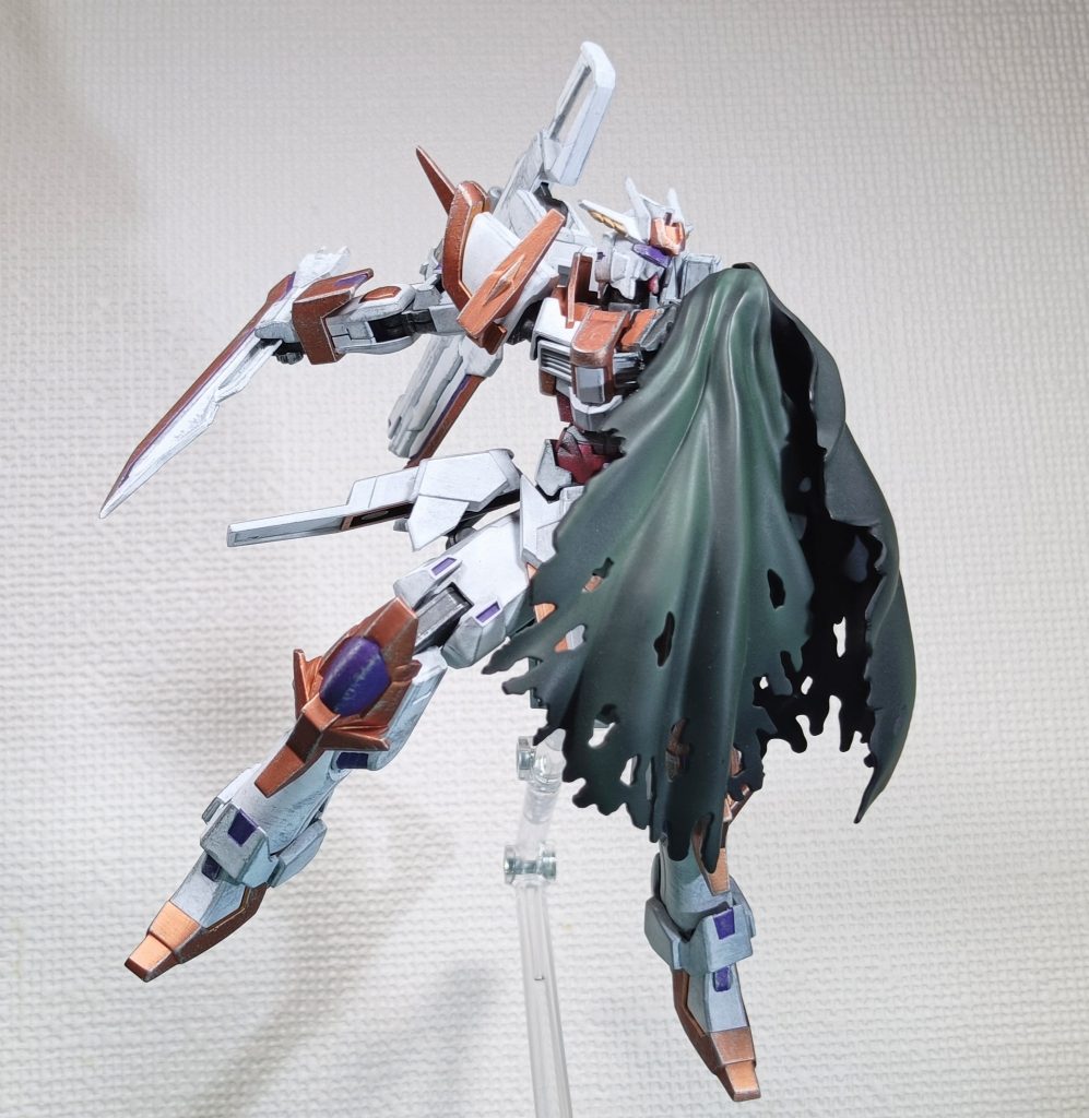 機体の細部についてはあくまで口伝であり、カレトヴルッフを装備していたというよりは、そんな様なものを装備していたくらいの設定。大剣からスラスターの噴射が見えたらしいとか、剣部分がパージしてナイフになったらしいとか。