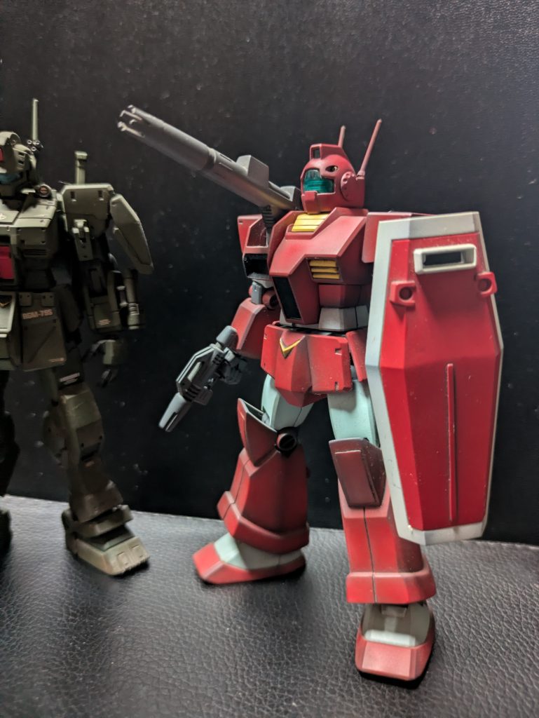 ジムキャノンはHGUCジムと旧キットのミキシングです。ゼータでジャブロー防衛していた赤キャノンですね🙂