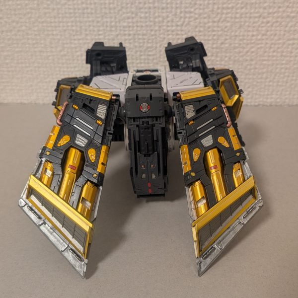 腰部フレーム完成いろんなディティールがあると、つい部分塗装したくなりますね（上手く塗れるかは別ですが）連結は全部のフレームが完成するまで我慢しようと思います&nbsp;（3枚目）