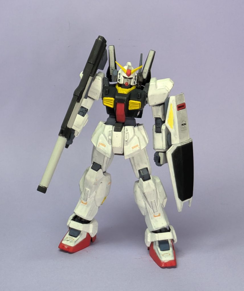 デカールはエディオンで買えるものを使いました。あまり貼りすぎずシンプルな感じで