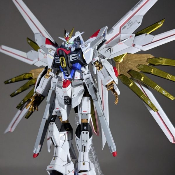 HG　マイティーストライクフリーダム