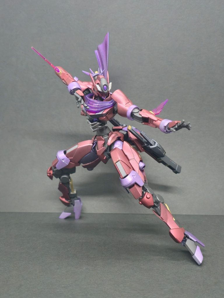 隠し武器として腕からビームブレードが出ます作業中に見ていたハガレンのランファンから着想を得て急遽増設しました笑