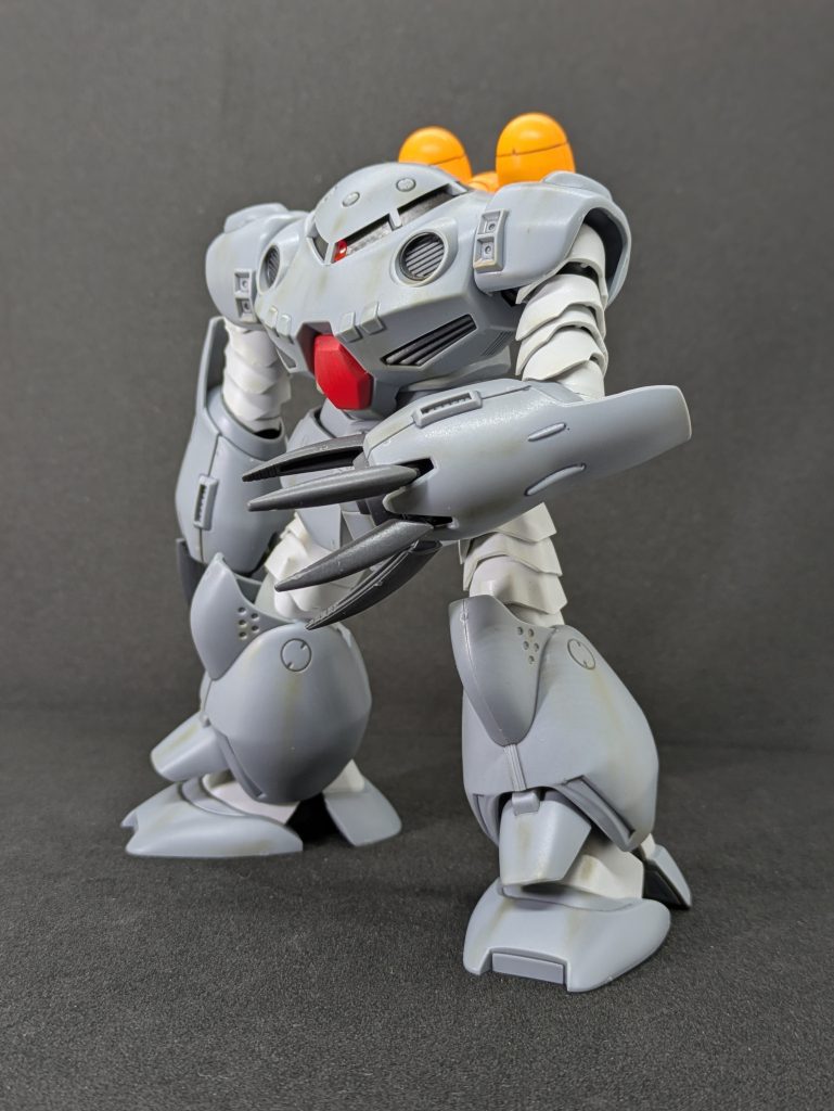 自分の製作スタイル迷走時にランナーごと艶消しするという方法を何かで読んで実行してみたものです。組立後ウェザリングすると良いと・・・