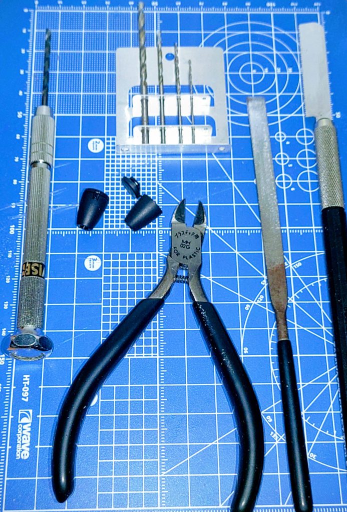 チェーンマイン収納棚の日用大工にノコギリ等々。。。骨盤、大腿骨のボルトやセラミック手術にドリル各種(ピンバイス)腰回りの腱、筋肉増強手術にコードエンドのパーツ。ディティールUP考えるのと、色考えつく迄青いケンプファーで暫く遊びますねー(*´∀｀*)♪