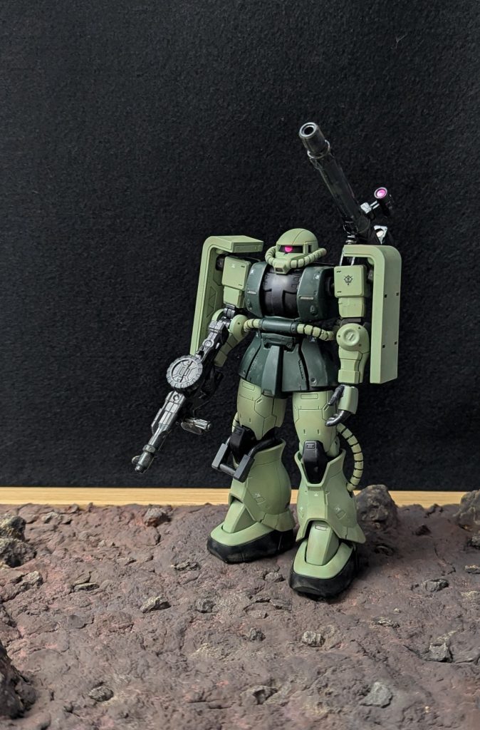 対艦ライフルは数が少ないのでザクマシンガンを手持ち武器にしていたケースも多かったと想像します（普通のザクマシンガンがなかったので代わりにジークアクスのザクマシンガンを持たせてます）