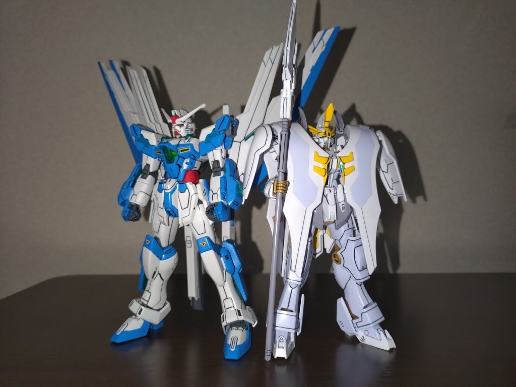 背景が違いますがご了承を🫡ガンダムヘリオスとのツーショット