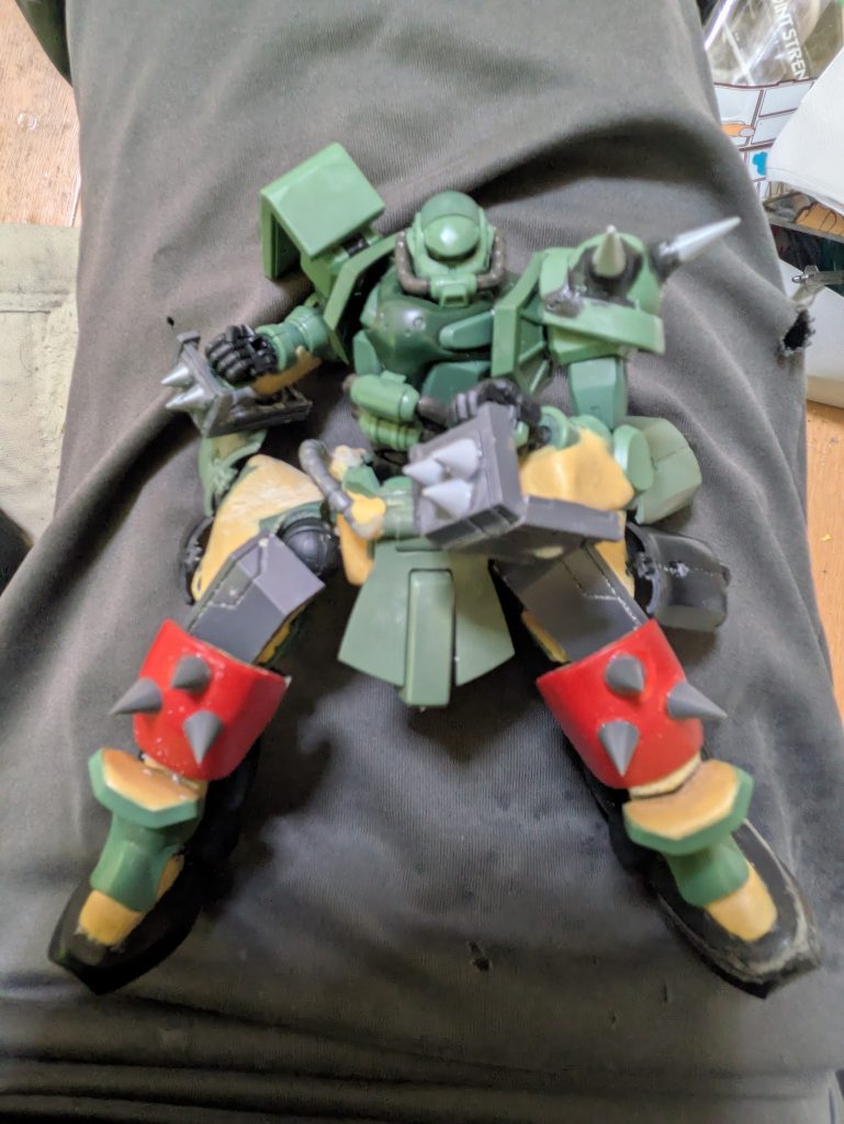 作品名：また少し手を加えました✨️<p>まだまだ完成まで全く到達しませんがカタチになってきました🙇 左右のはかま？にスラスター？バーニア？を装備して 股関節の幅を広げて？←表現ちがうかもですが(ーー;) ゴツいのが大好物なので…。 何か違和感がまだまだあるので [&hellip;]</p>
